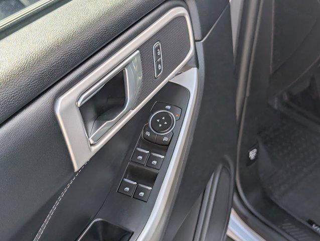 Photo of 2022 Iconic Silver Metallic Ford Explorer