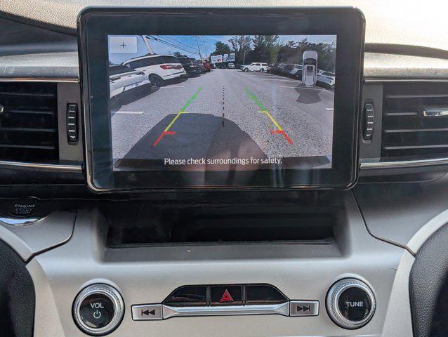 Photo of 2022 Iconic Silver Metallic Ford Explorer