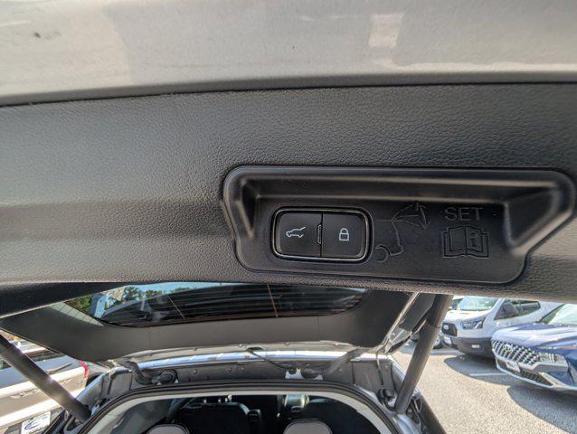 Photo of 2022 Iconic Silver Metallic Ford Explorer