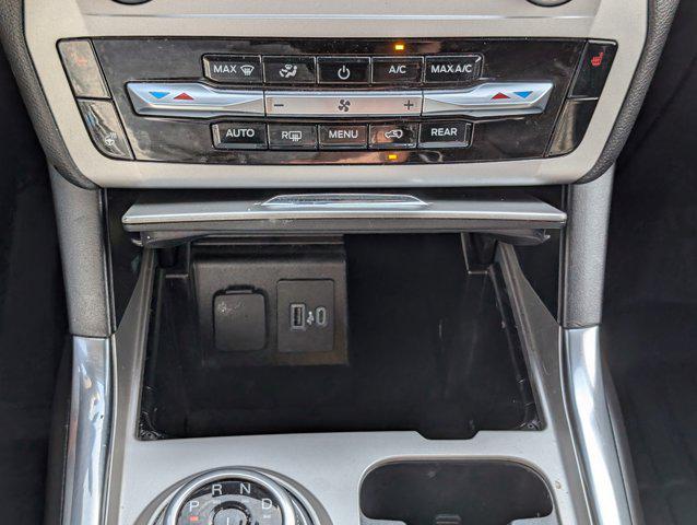 Photo of 2022 Iconic Silver Metallic Ford Explorer