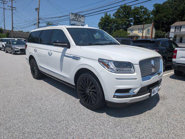 Photo of 2021 White Lincoln Navigator