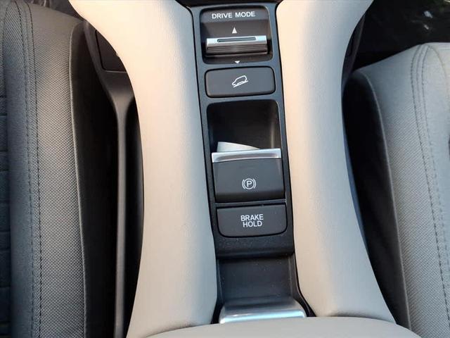 Photo of 2026 Solar Silver Metallic Honda HR-V