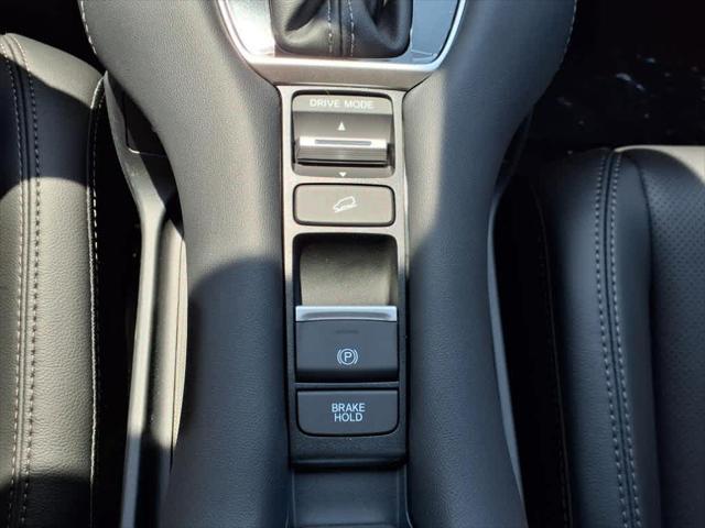 Photo of 2026 Nordic Forest Pearl Honda HR-V