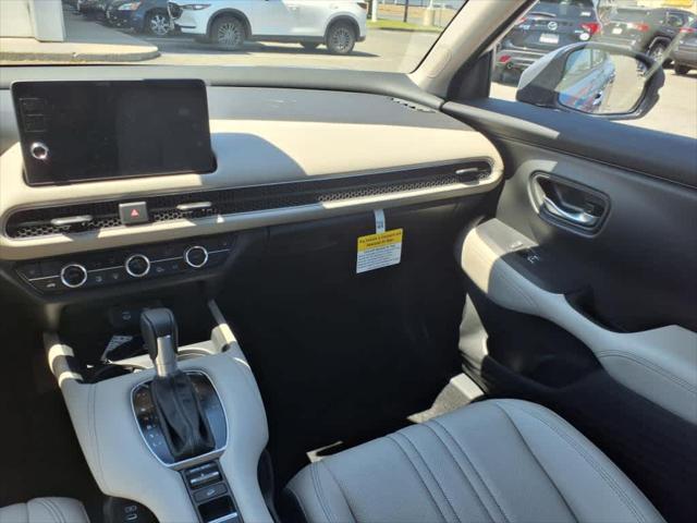 Photo of 2026 Solar Silver Metallic Honda HR-V