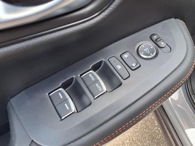 Photo of 2026 Urban Gray Pearl Honda HR-V