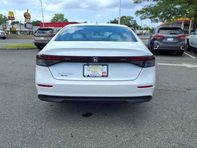 Photo of 2023 Platinum White Pearl Honda Accord