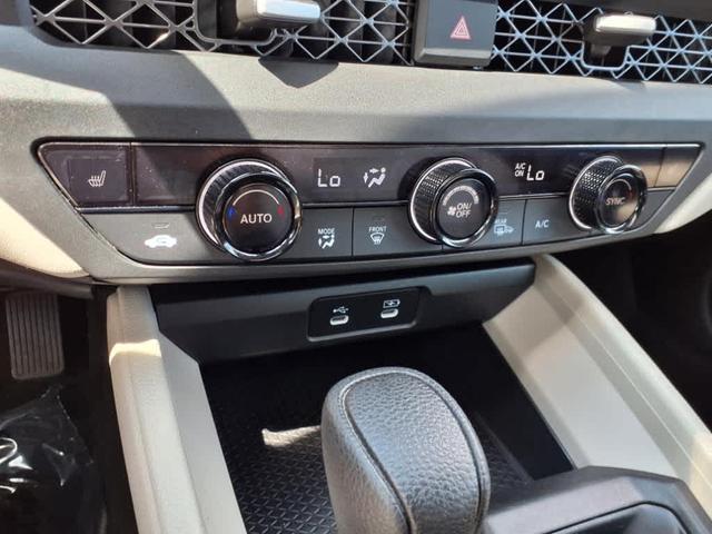 Photo of 2023 Platinum White Pearl Honda Accord