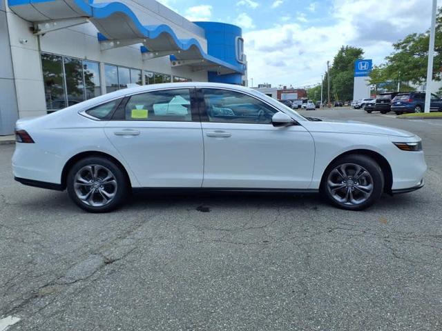 Photo of 2023 Platinum White Pearl Honda Accord
