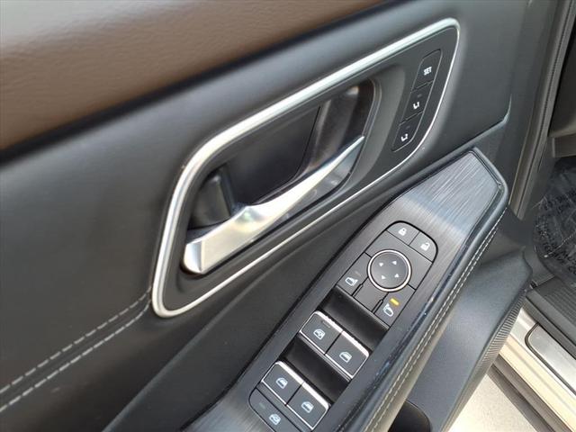 Photo of 2023 Champagne Silver Metallic Nissan Rogue