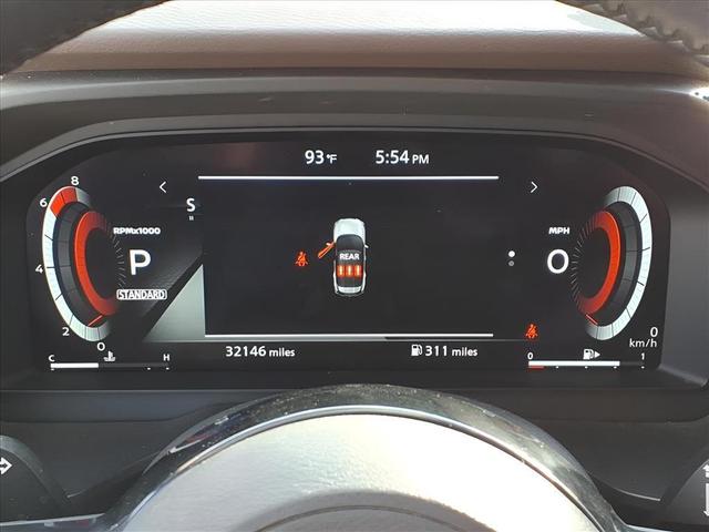 Photo of 2023 Champagne Silver Metallic Nissan Rogue