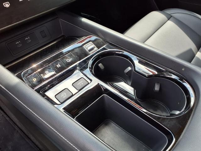 Photo of 2025 Everest White Pearl Tricoat Nissan Murano