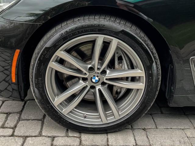 Photo of 2018 Jet Black BMW 750