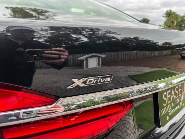 Photo of 2018 Jet Black BMW 750