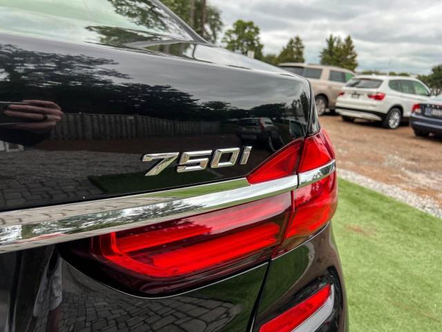 Photo of 2018 Jet Black BMW 750