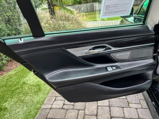 Photo of 2018 Jet Black BMW 750
