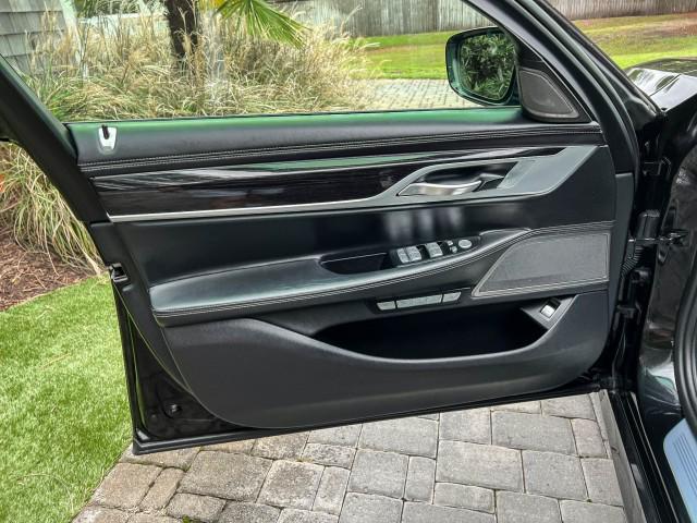 Photo of 2018 Jet Black BMW 750