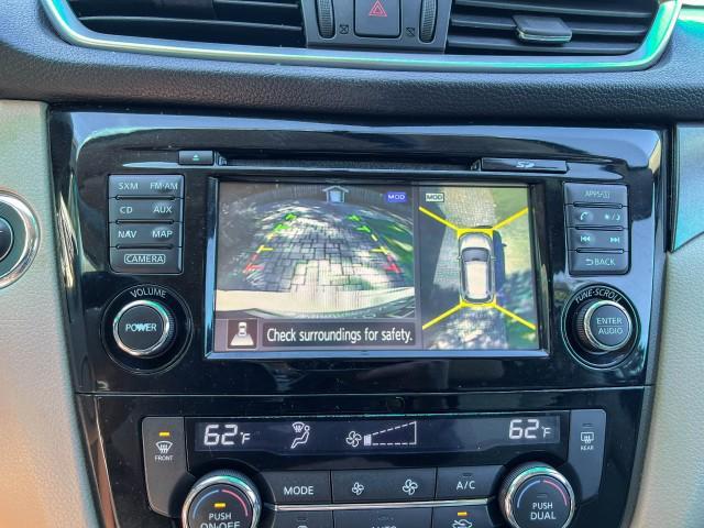 Photo of 2015 Glacier White Nissan Rogue