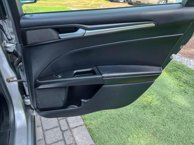 Photo of 2020 Iconic Silver Metallic Ford Fusion