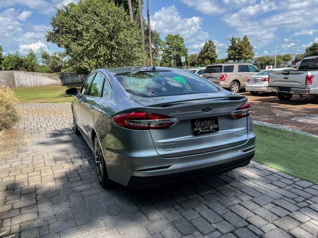 Photo of 2020 Iconic Silver Metallic Ford Fusion