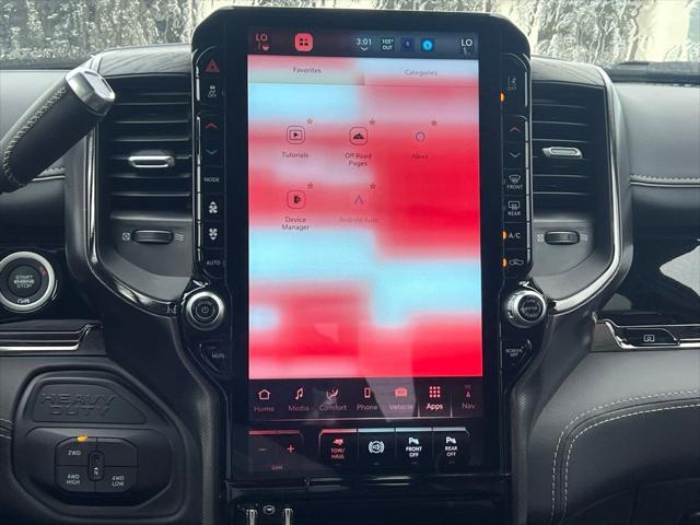 Photo of 2025 Diamond Black Crystal Pearlcoat RAM 2500