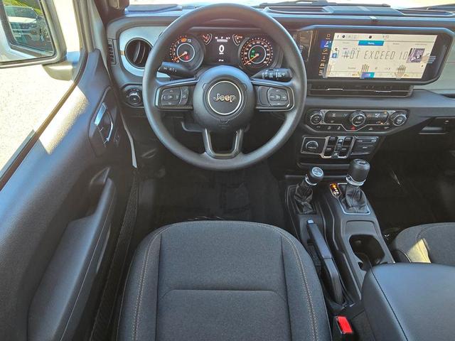 Photo of 2025 Bright White Clearcoat Jeep Wrangler