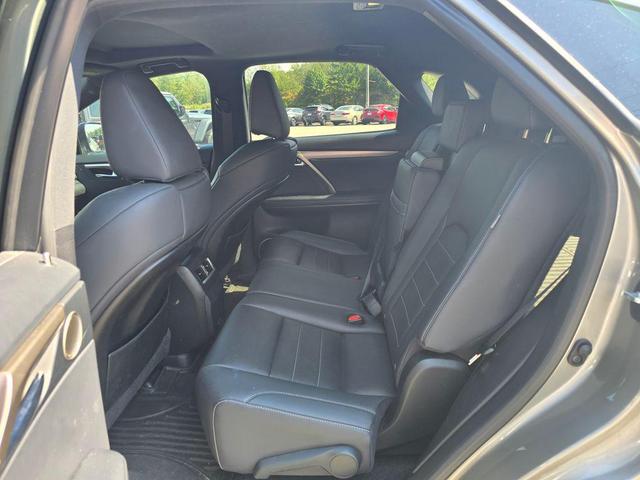 Photo of 2022 Atomic Silver Lexus RX 350