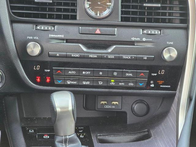 Photo of 2022 Atomic Silver Lexus RX 350