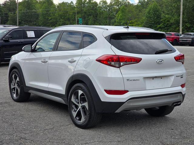 Photo of 2017 Dazzling White Hyundai TUCSON