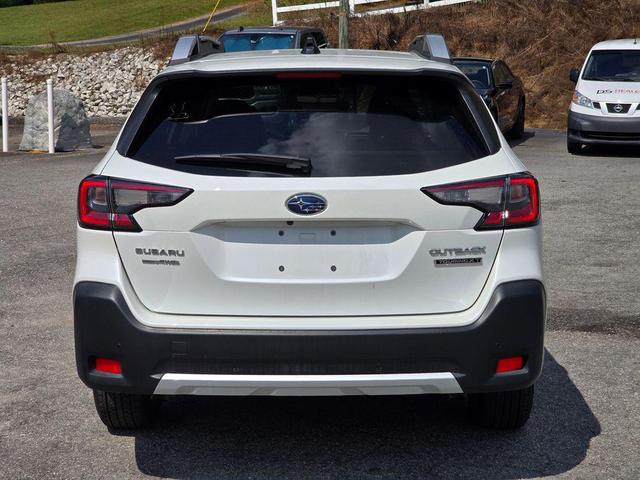 Photo of 2024 Crystal White Pearl Subaru Outback