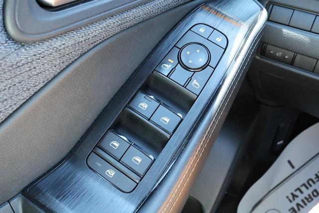 Photo of 2022 Black Nissan Rogue