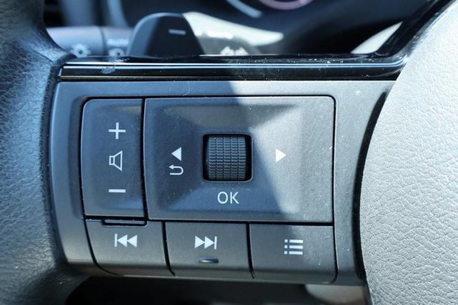 Photo of 2022 Black Nissan Rogue