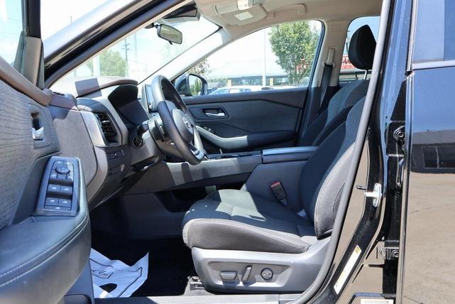 Photo of 2022 Black Nissan Rogue