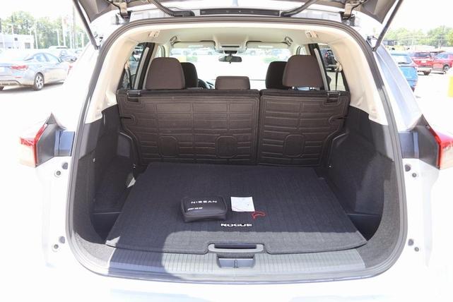 Photo of 2025 Brilliant Silver Metallic Nissan Rogue