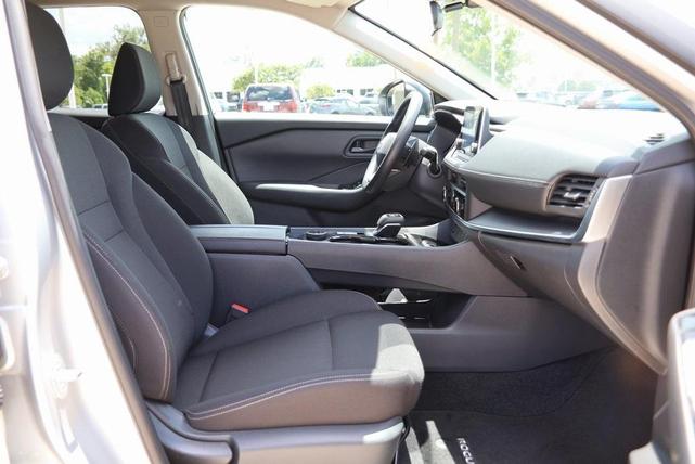 Photo of 2025 Brilliant Silver Metallic Nissan Rogue