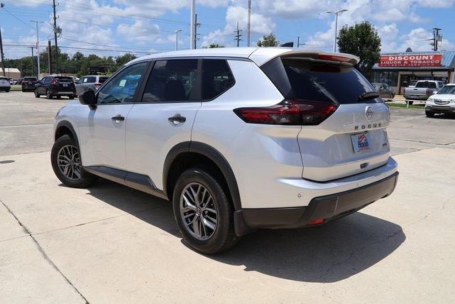 Photo of 2025 Brilliant Silver Metallic Nissan Rogue