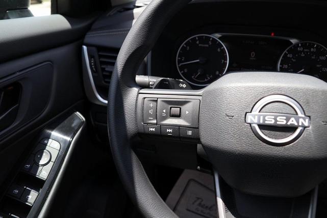 Photo of 2025 Brilliant Silver Metallic Nissan Rogue