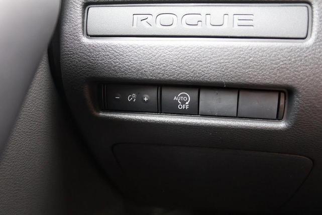 Photo of 2025 Scarlet Ember Nissan Rogue