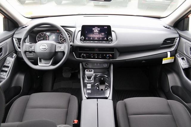 Photo of 2025 Scarlet Ember Nissan Rogue