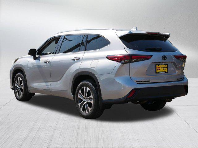 Photo of 2021 Celestial Silver Metallic Toyota Highlander
