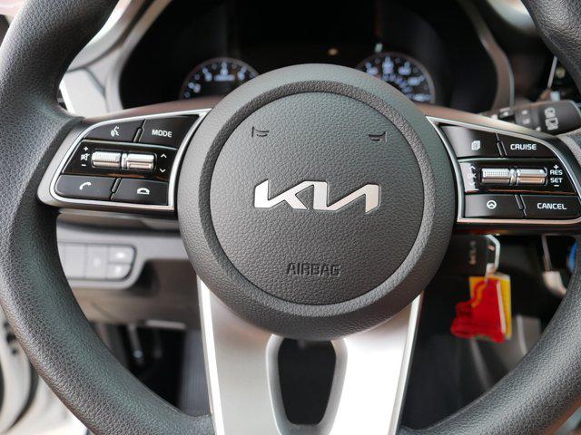 Photo of 2023 Snow White Pearl Kia Seltos