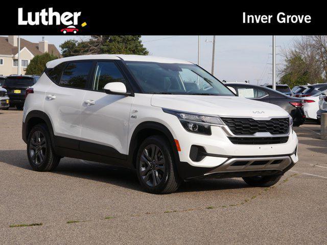Photo of 2023 Snow White Pearl Kia Seltos