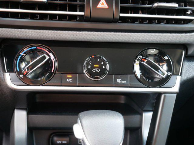 Photo of 2023 Snow White Pearl Kia Seltos