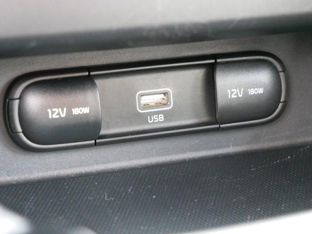 Photo of 2023 Snow White Pearl Kia Seltos