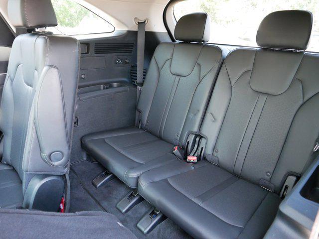Photo of 2023 Wolf Gray Kia Sorento