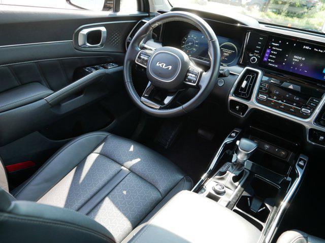 Photo of 2023 Wolf Gray Kia Sorento