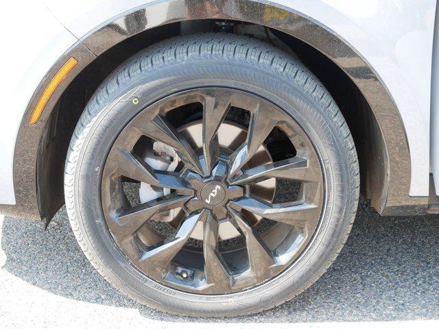 Photo of 2023 Wolf Gray Kia Sorento