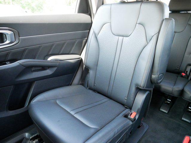 Photo of 2023 Wolf Gray Kia Sorento