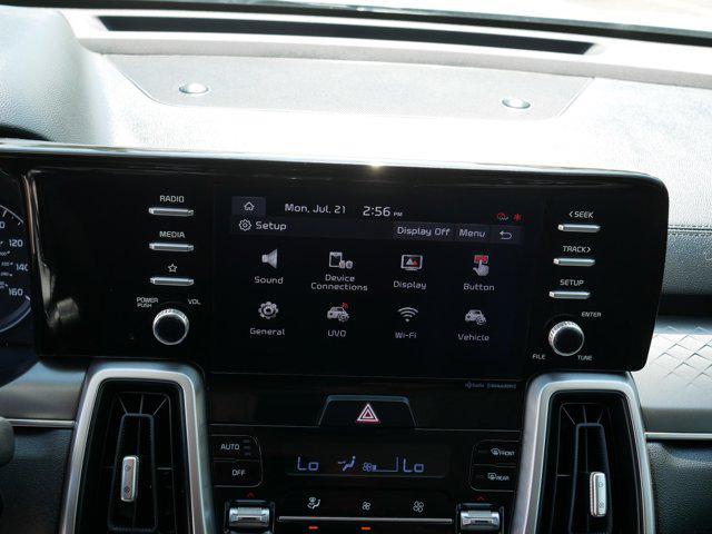 Photo of 2021 Glacial White Pearl Kia Sorento