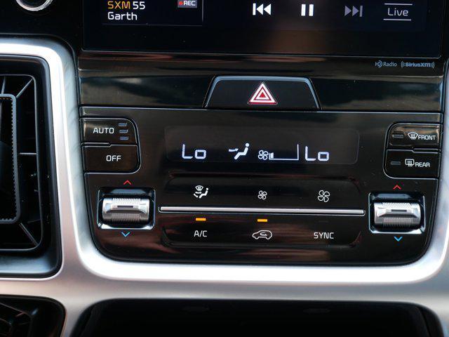 Photo of 2021 Glacial White Pearl Kia Sorento