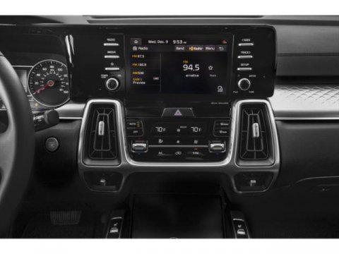 Photo of 2021 Glacial White Pearl Kia Sorento